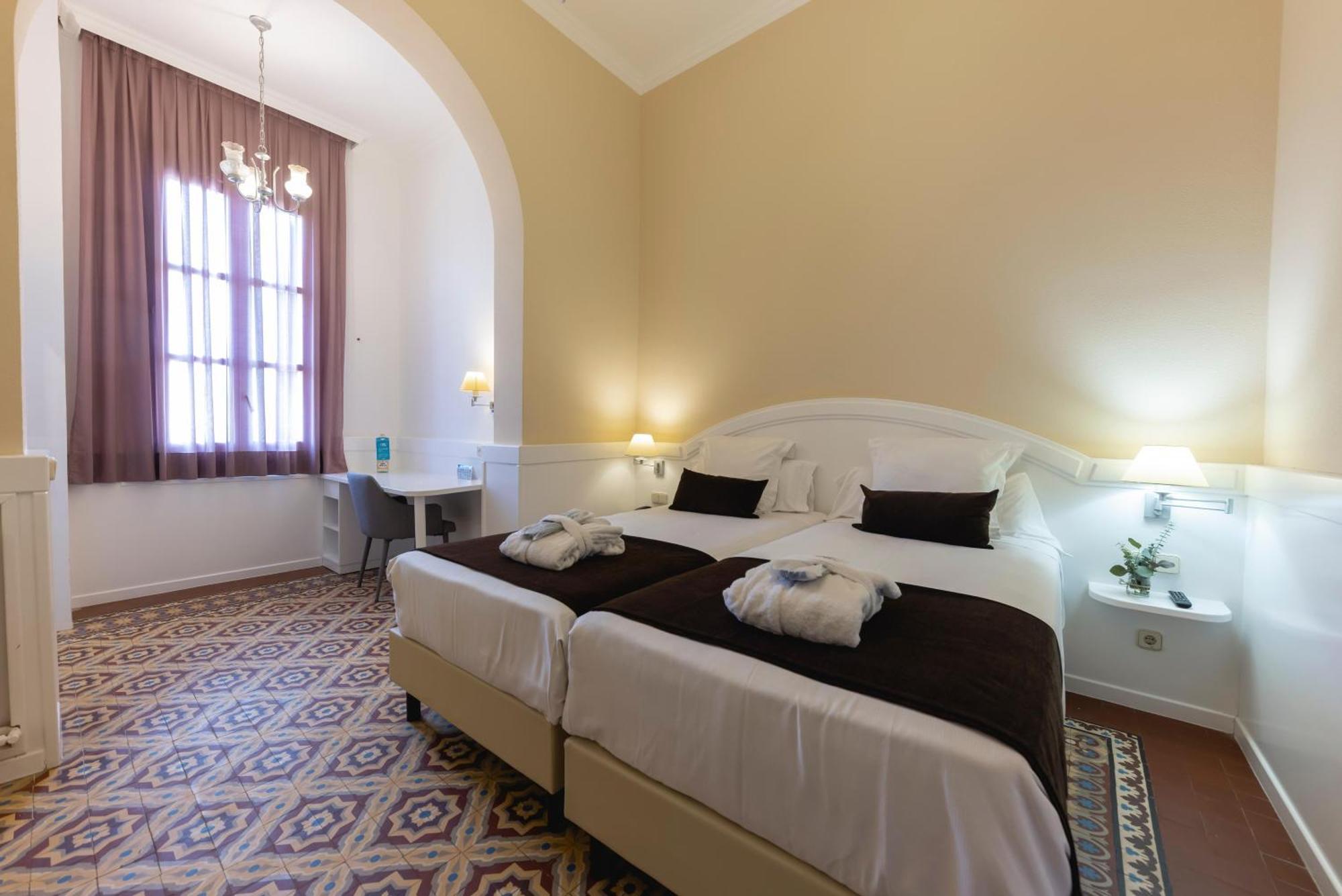 קאלדס דה מאלבלה 1881 Hotel Balneario Vichy Catalan מראה חיצוני תמונה
